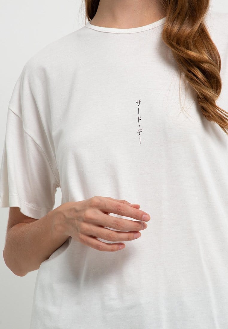 Third Day LTD90 MM Kaos Oversize Wanita Distro Katakana Straight Putih